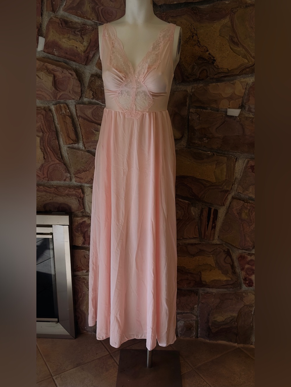 VTG  M  OLGA Sweet Ga PEACH Full Swp BODYSILK Nylon‎ Nightgown Negligee 9687